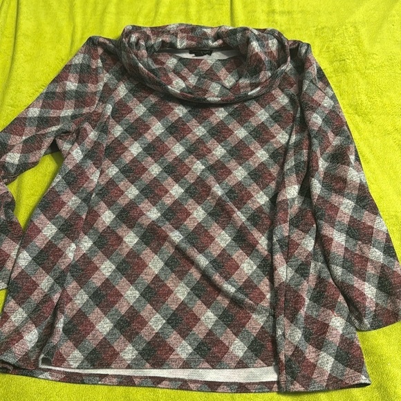Lane Bryant Women Cowl Neck Pullover Sweater Top Size 22/24 Burgundy Plaid - Picture 2 of 6